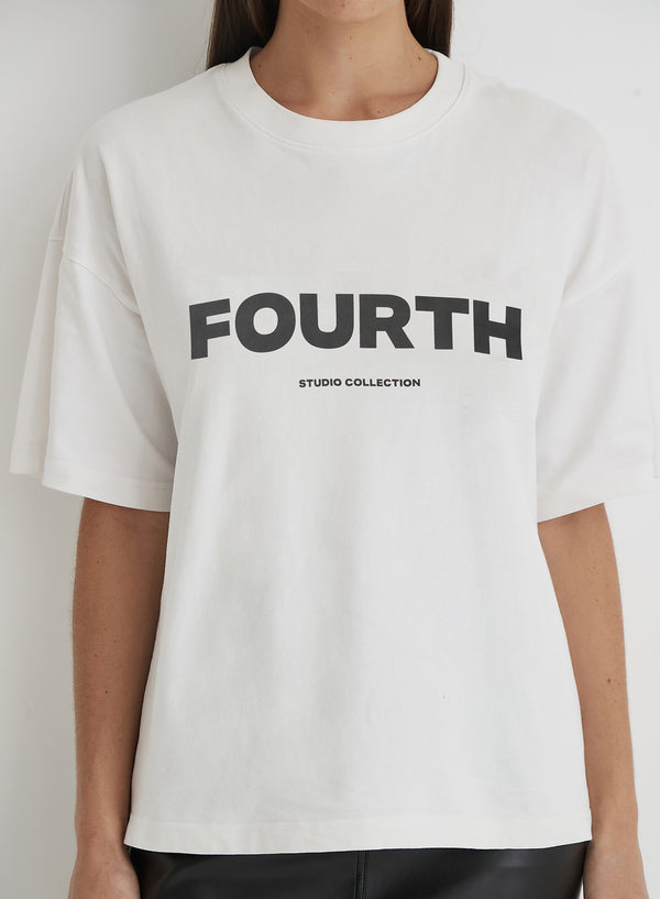 4th & Reckless White Fourth Branded Oversized T-Shirt- Hannah