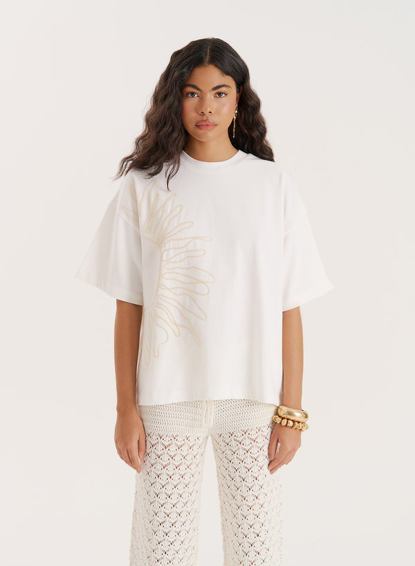 4th & reckless White Sun Embroidery Oversized T-Shirt- Soleil