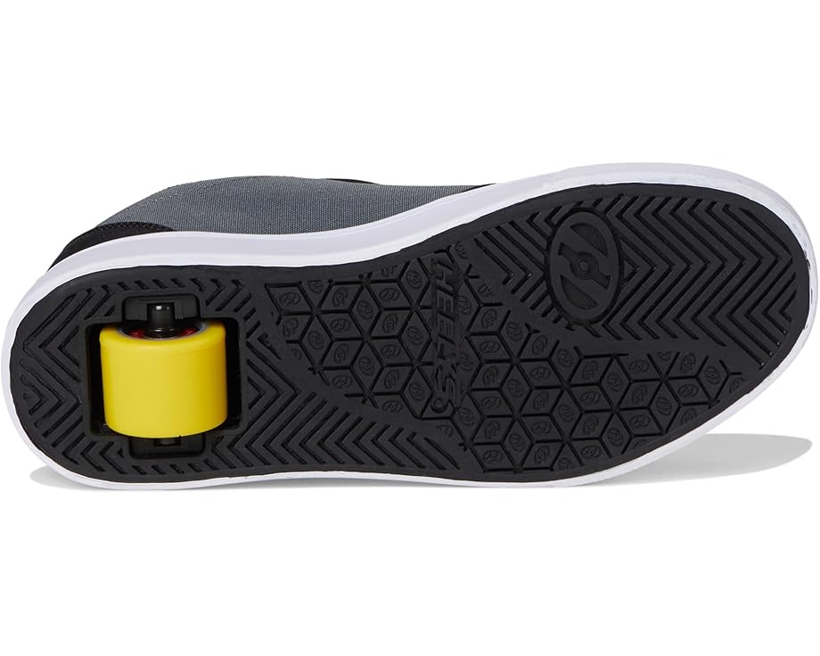6pm Heelys Pro 20 Minions (Little Kid/Big Kid/Adult)
