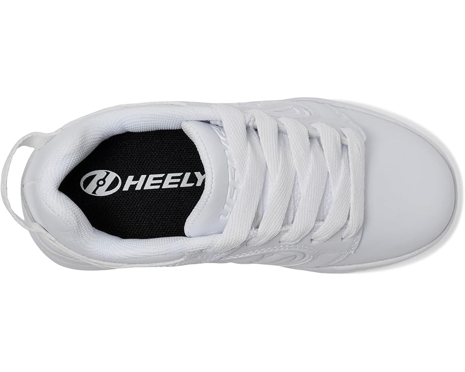 6pm Heelys Voyager (Little Kid/Big Kid/Adult)