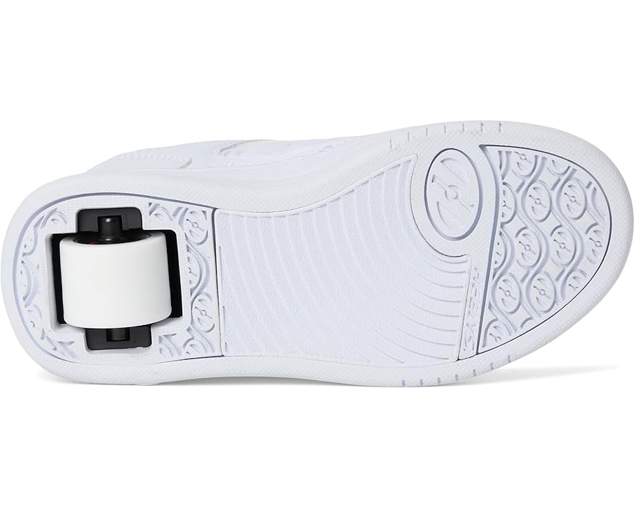 6pm Heelys Voyager (Little Kid/Big Kid/Adult)