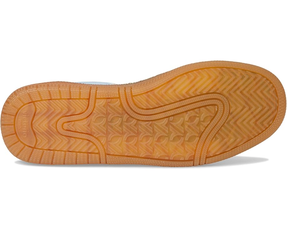 6pm Victoria Smash Suede Unisex