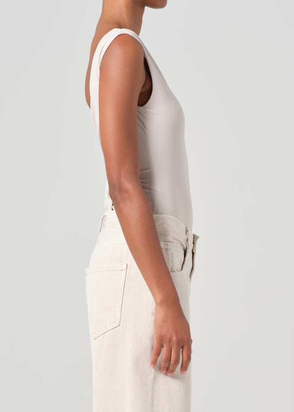 A Gold E Ara Bodysuit Buff