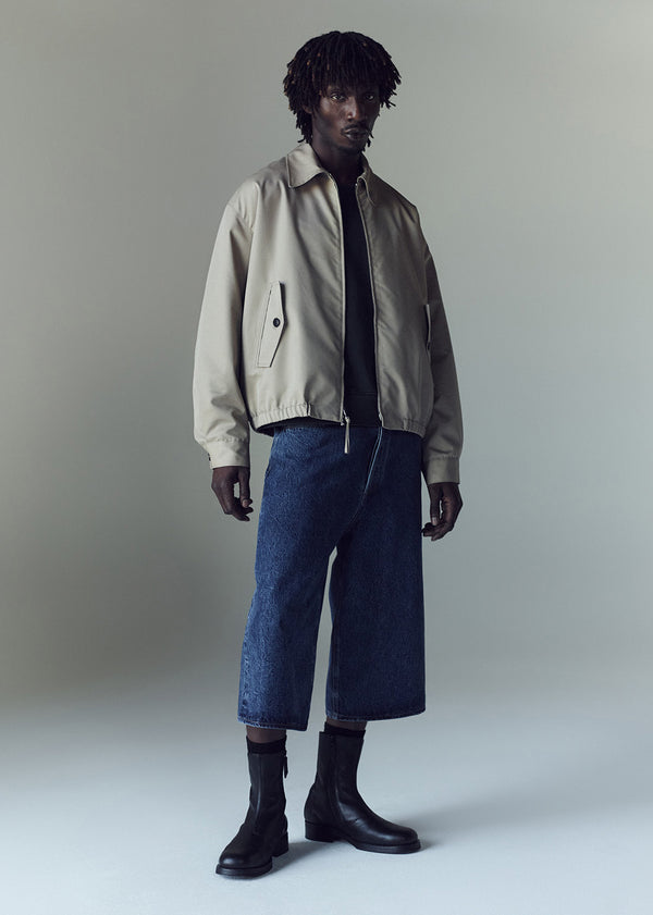 a gold e Beesley Short