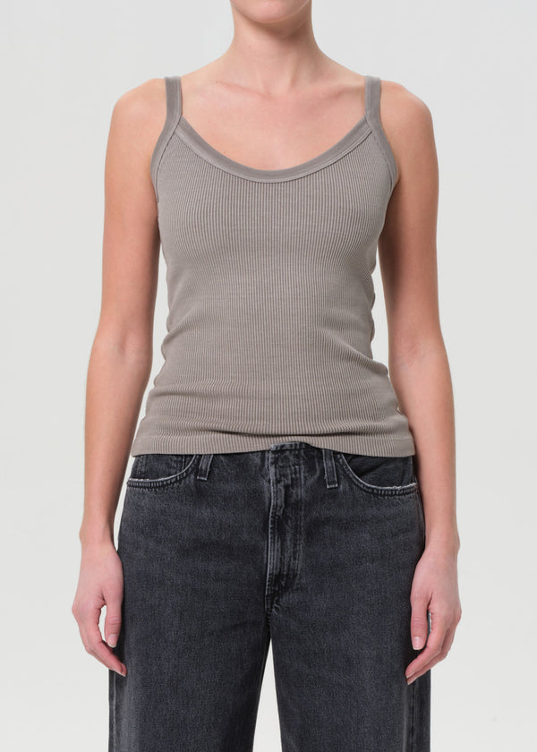 a gold e Jordan Tank Drab