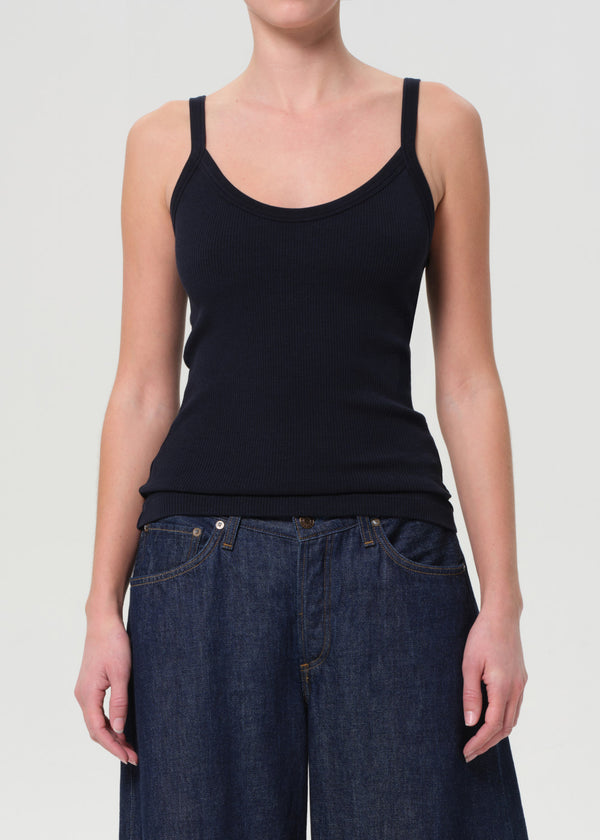 a gold e Jordan Tank Mirage