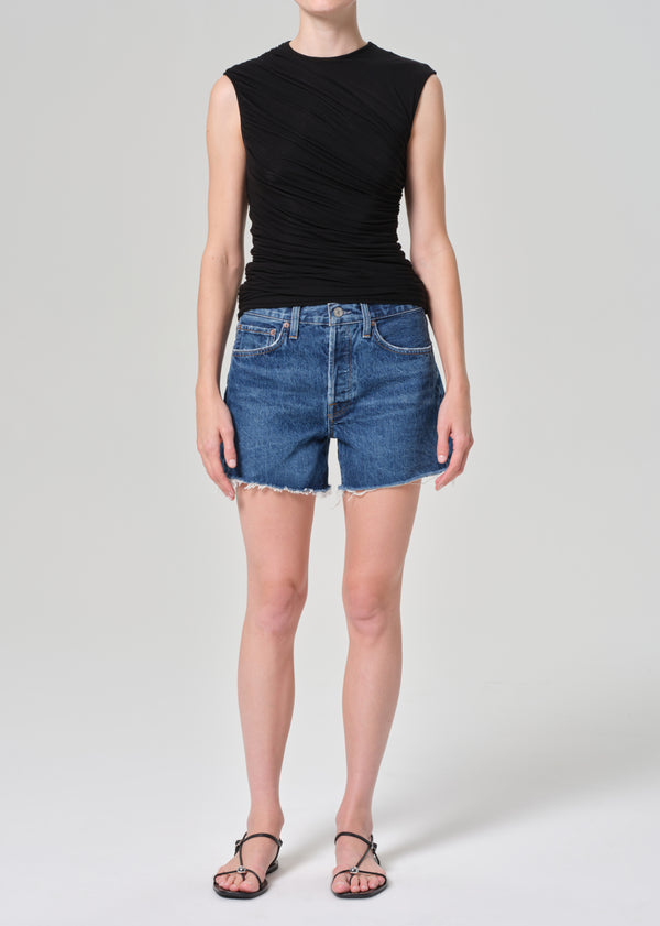 a gold e Parker Long Short Caution