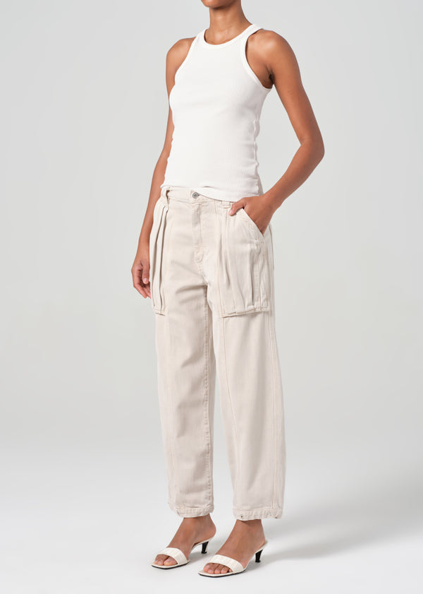 A Gold E Rayne Tank Powder