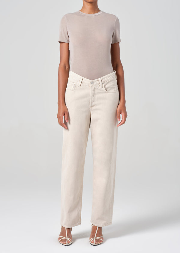 a gold e V-Waist Baggy Scone