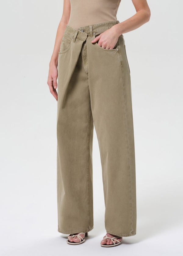 A Gold E Vana Fold Jean Myrtle