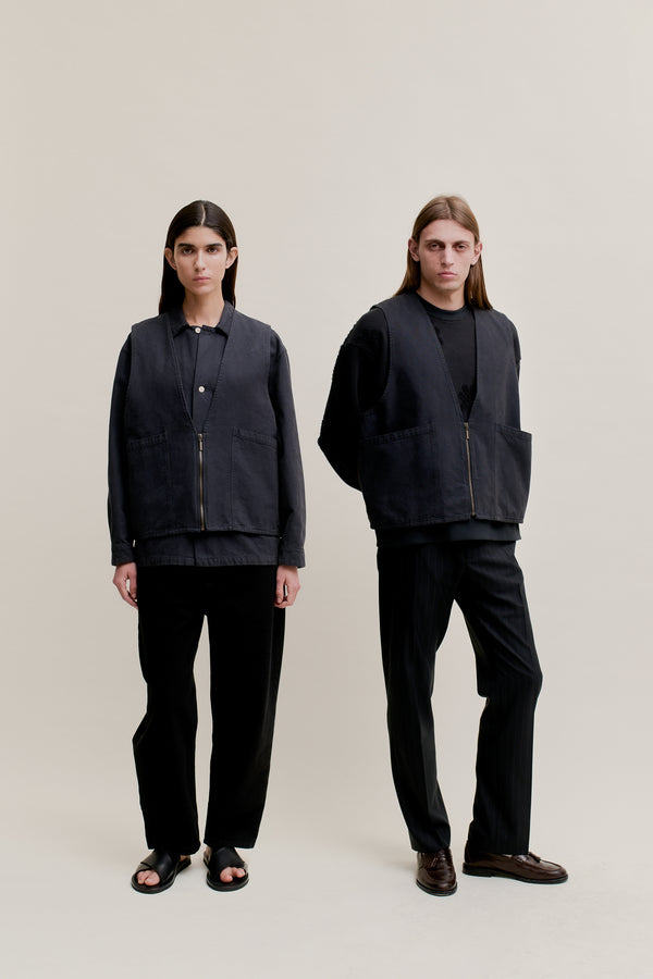 a kind of guise ARUN ZIP VEST