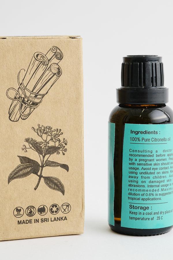A Kind Of Guise Cinnamon Leaf Oil