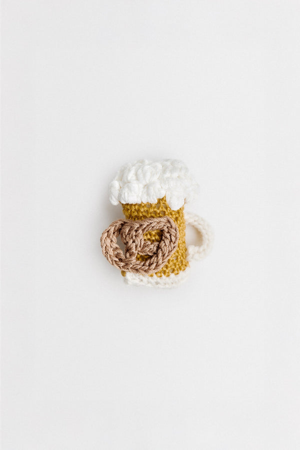 a kind of guise CROCHETED BROOCH