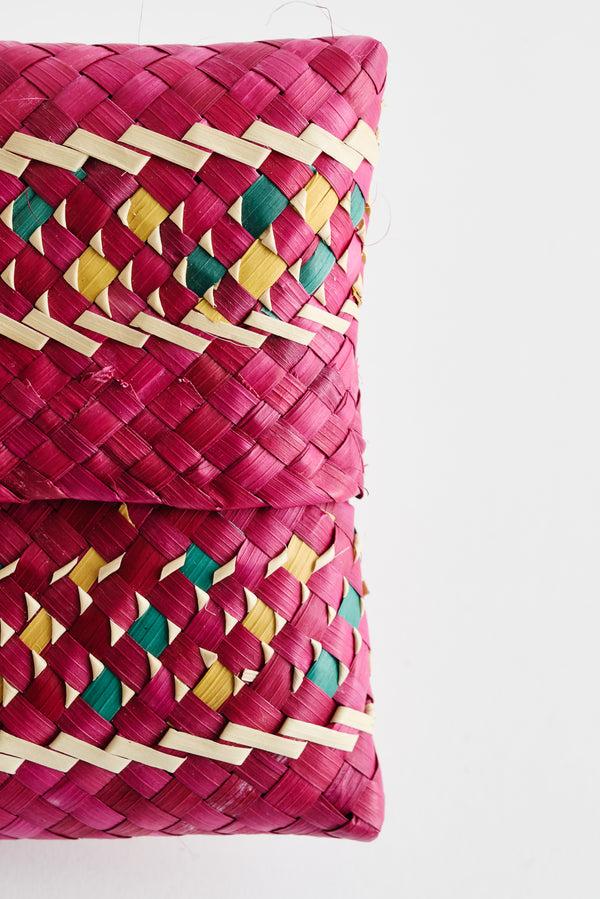 A Kind Of Guise Palmyra Weave Wallet