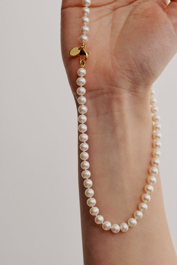 A Kind Of Guise PEARL NECKLACE