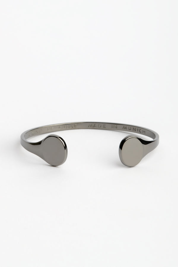 A Kind Of Guise SIGNET BRACELET BLACK