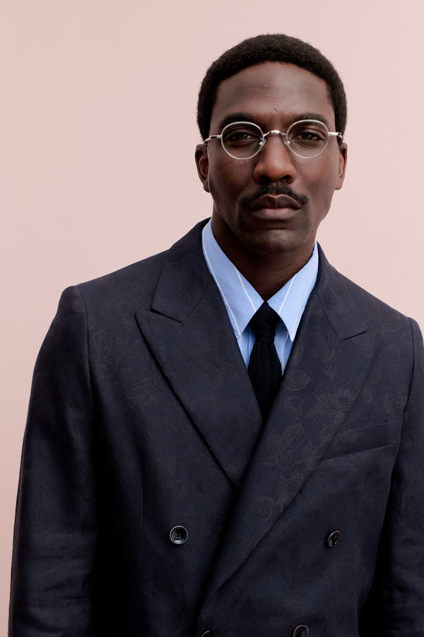 a kind of guise TULIO TIE