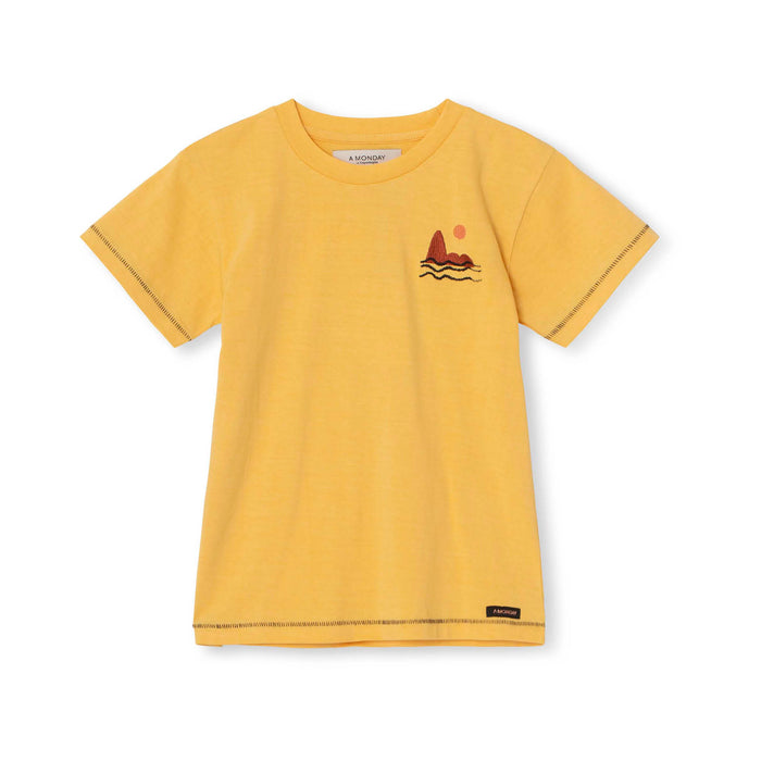 a monday in copenhagen Horizon T-shirt Yarrow