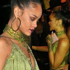 A Morir Medi Crystal Hoop - Yellow Gold