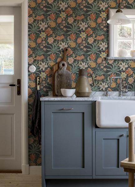 A Street Prints Cecilia Black Tulip And Daffodil Wallpaper