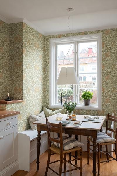 A Street Prints Iris Light Green Wild Gardens Wallpaper