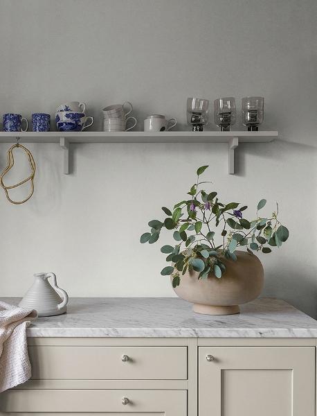 A Street Prints Parget Snövit White Textured Wallpaper