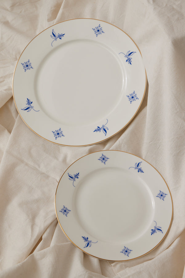 A Tentative Atelier Edmonia Porcelain 8''