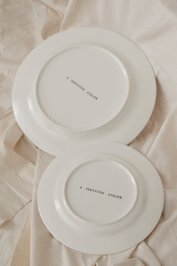 A Tentative Atelier Edmonia Porcelain 8''