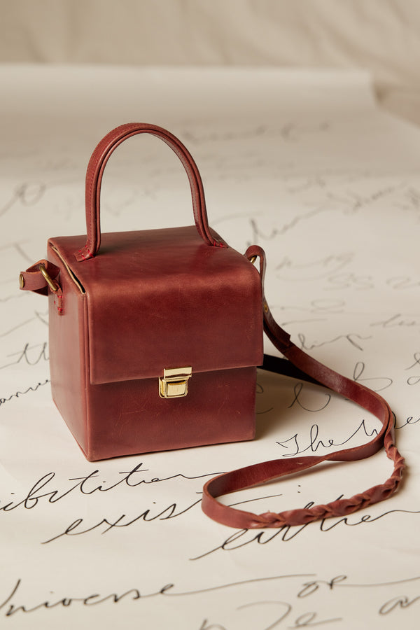 a tentative atelier Elgar Bag