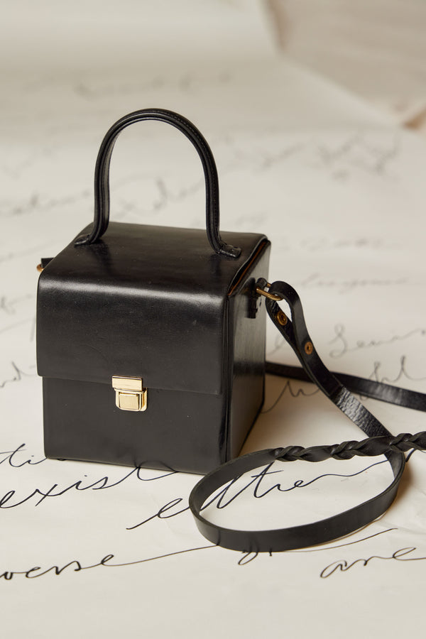 a tentative atelier Elgar Bag