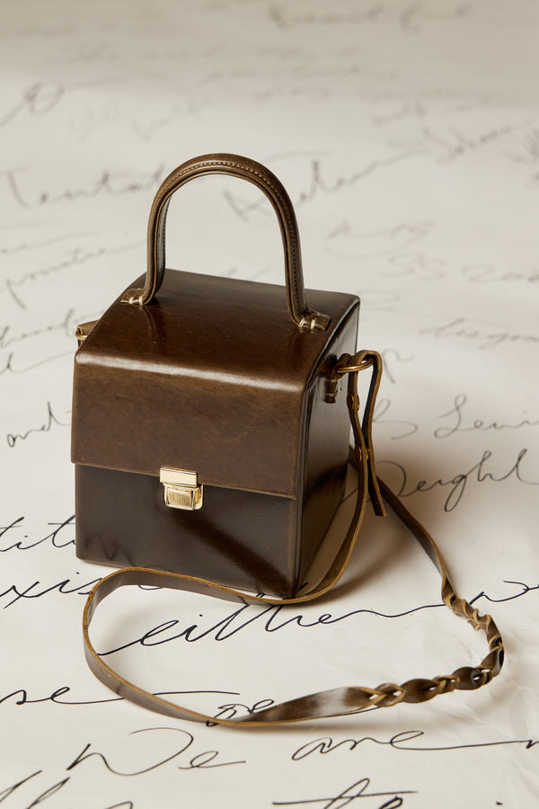 a tentative atelier Elgar Bag