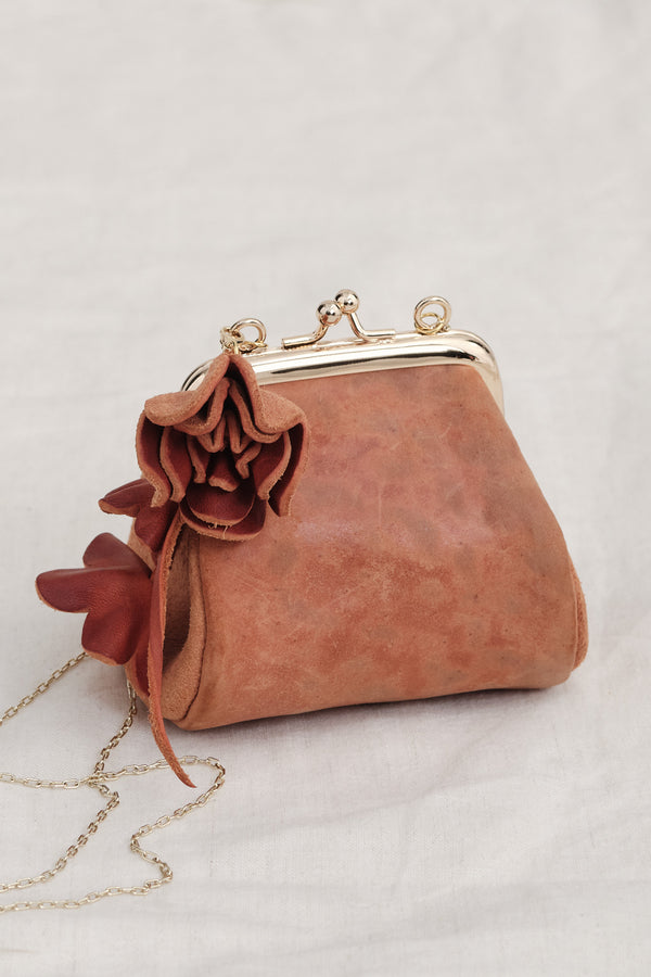 a tentative atelier Evangel Bag