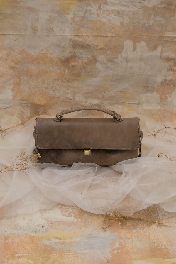 A Tentative Atelier Evlynn S. Bag