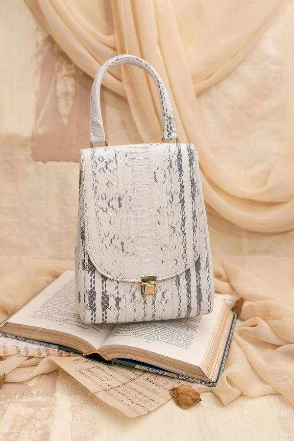 A Tentative Atelier Evonne Bag
