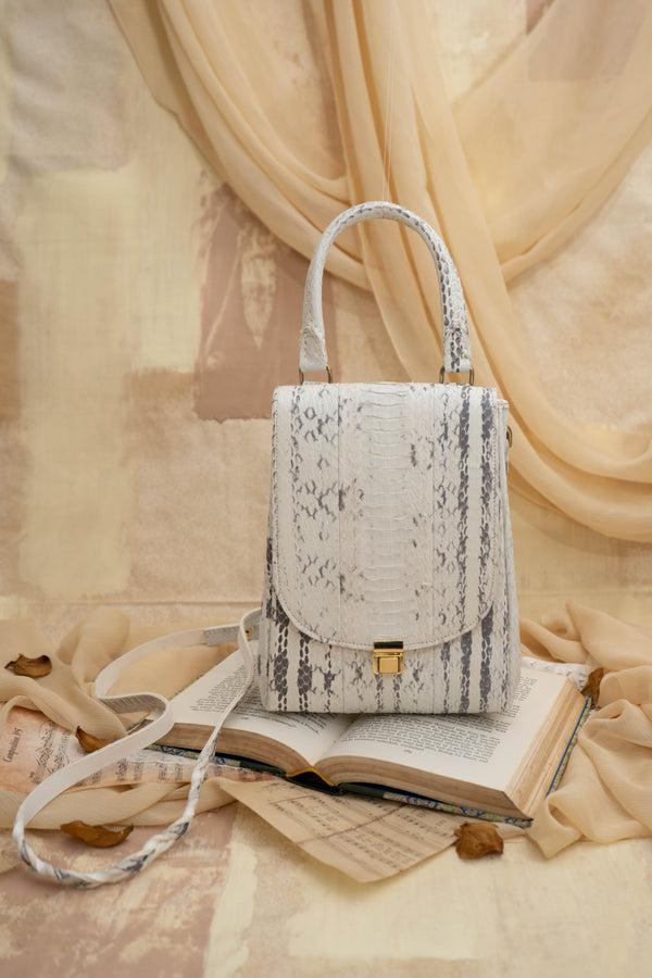 A Tentative Atelier Evonne Bag