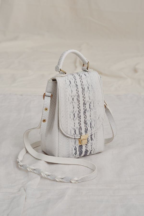 A Tentative Atelier Evonne Bag