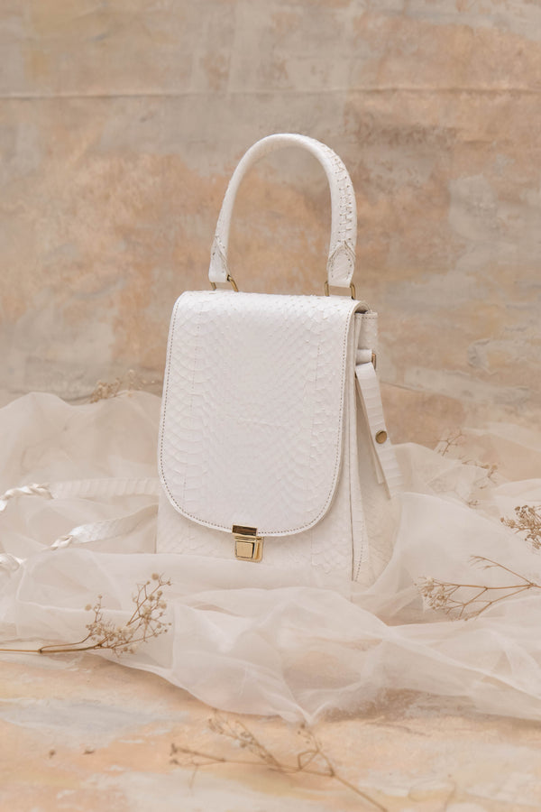 A Tentative Atelier Evonne Bag