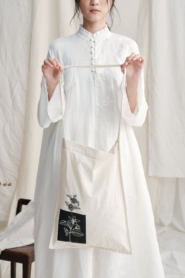 A Tentative Atelier Floral Print Tote Bag