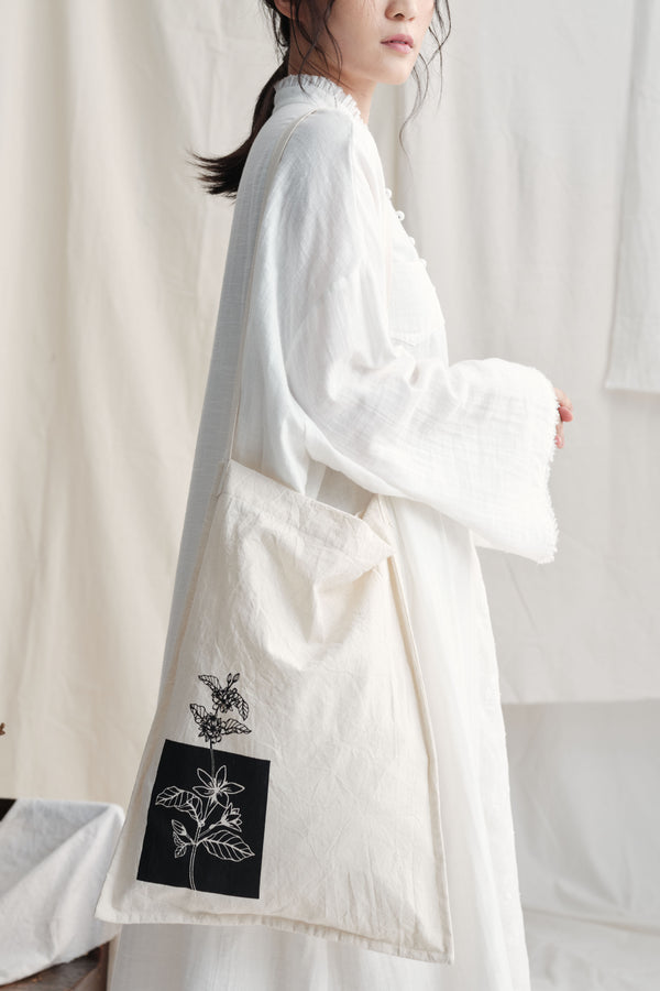 A Tentative Atelier Floral Print Tote Bag