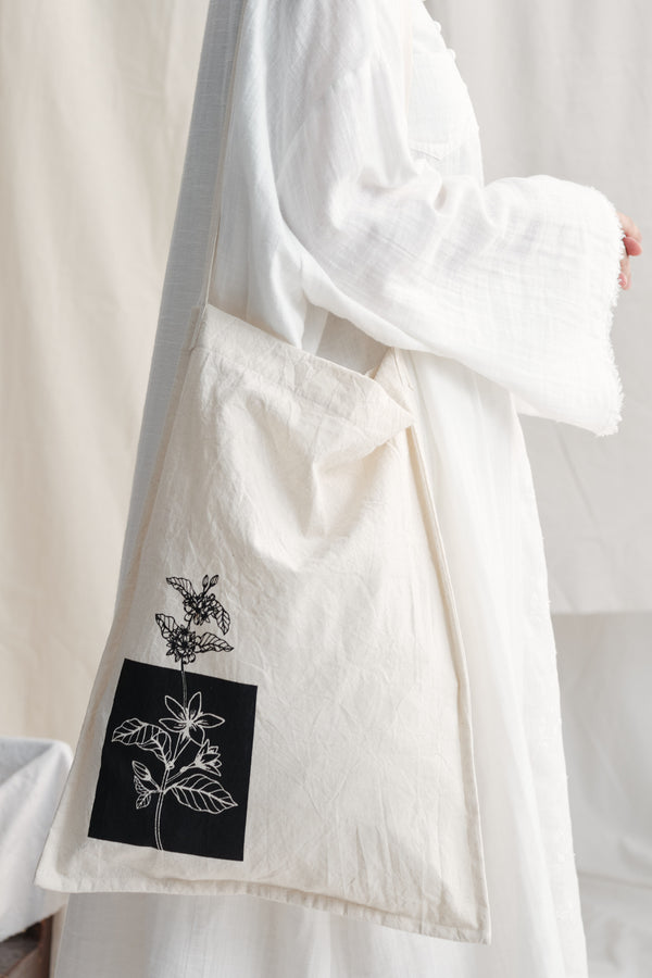 a tentative atelier Floral Print Tote Bag