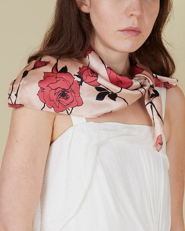 A Tentative Atelier Hevrin Scarf