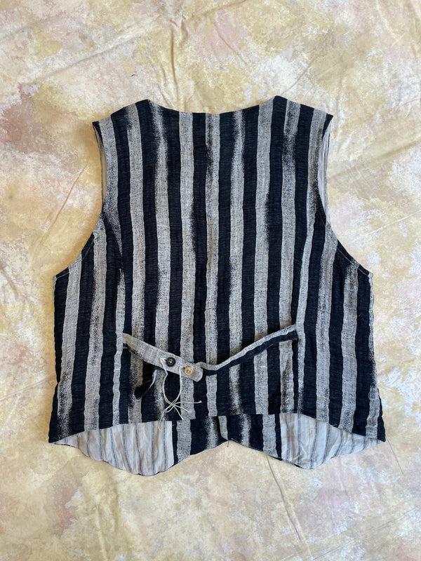 A Tentative Atelier Morgan Vest