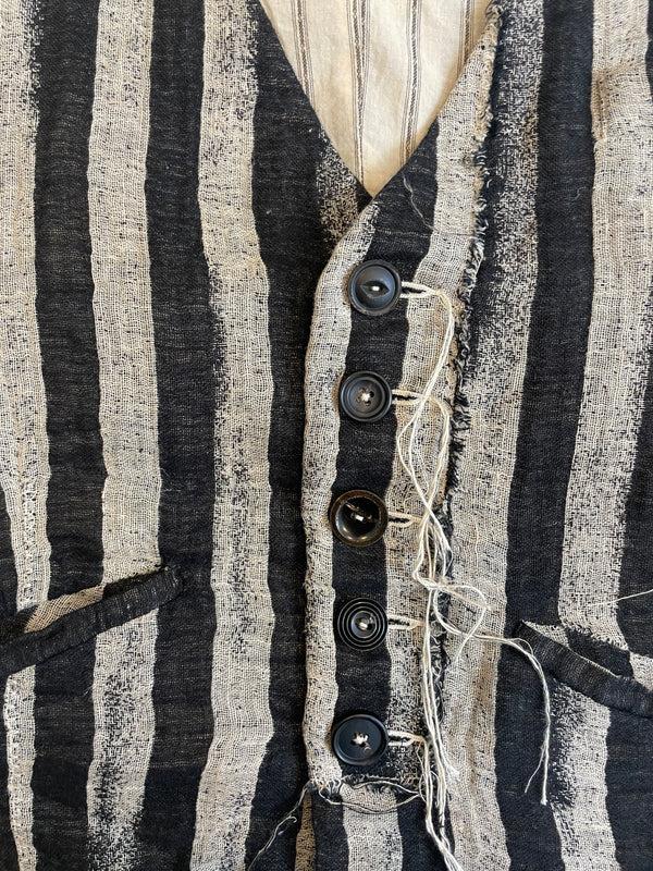 A Tentative Atelier Morgan Vest