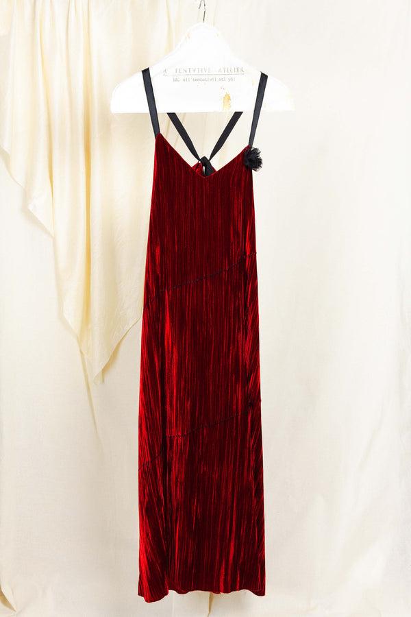 a tentative atelier Sol G. Dress