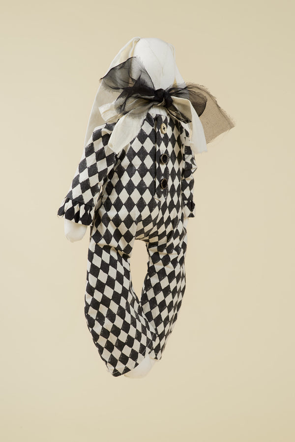 A Tentative Atelier White Rabbit