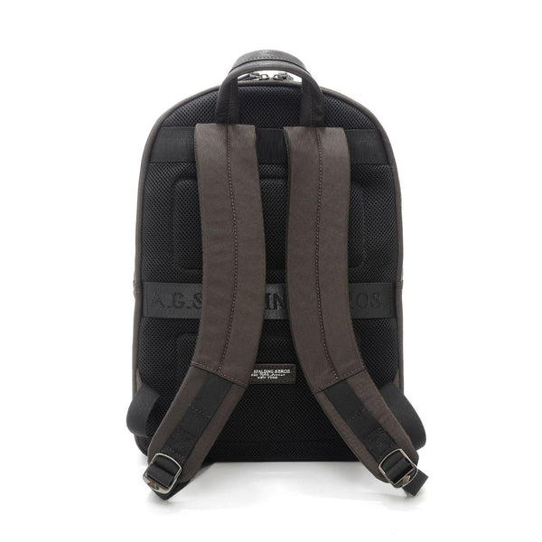 A.g. Spalding & Bros. 520 Fifth Avenue New York ROUND BACKPACK STEEL RIVET BROWN