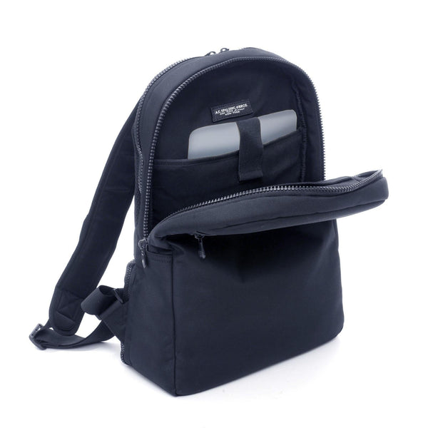 A.g. Spalding & Bros. 520 Fifth Avenue New York STREEt Round Backpack BLUE/DARK BROWN