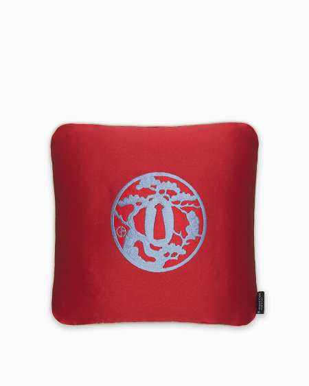 a|x armani exchange JAPAN Decorative cushion
