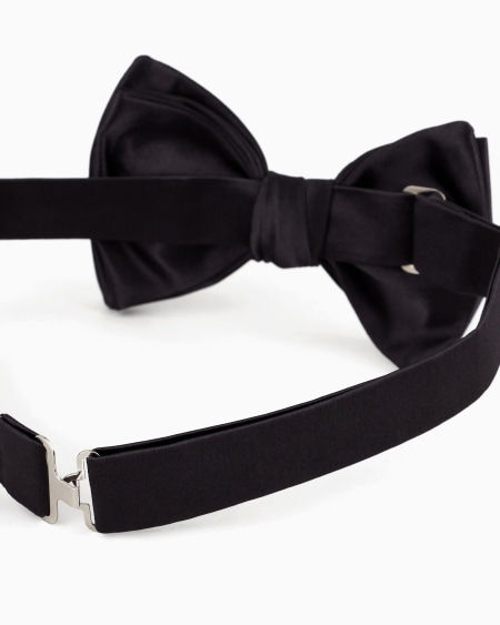 A|x Armani Exchange Pure Silk Knotted Bow Tie