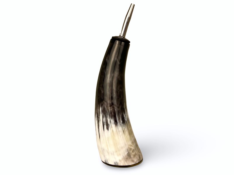 abbeyhorn Oil Pourer - Cow Horn Base